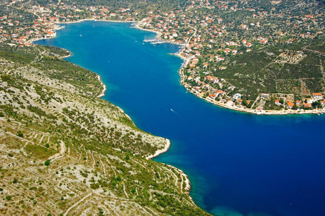 Kupinica Apartment Vinišće Екстериор снимка